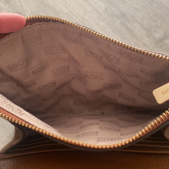MK brown crossbody purse - Picture 9 of 11